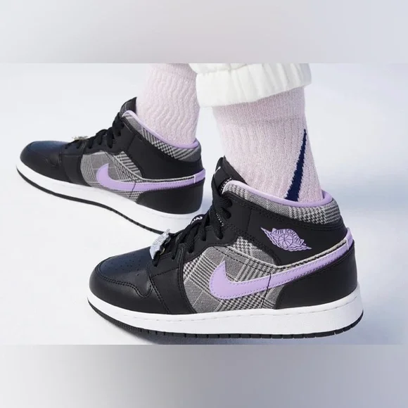 Jordan | Shoes | Jordan Mid Lilacblackgray Etc Wthe Silver  display picture 1